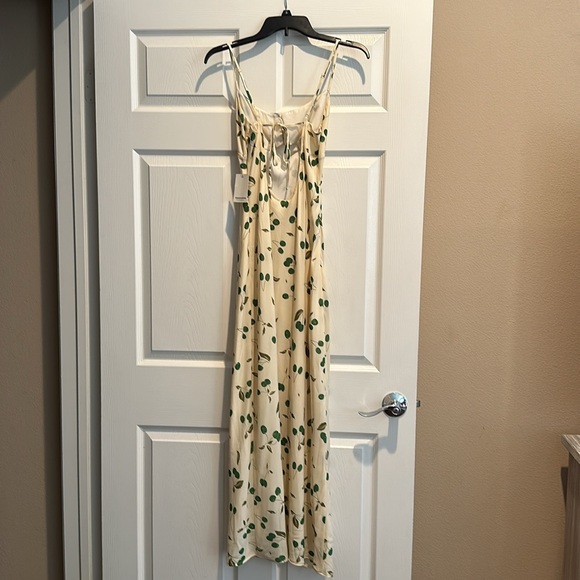 Flowy summer maxi dress! - Picture 4 of 5